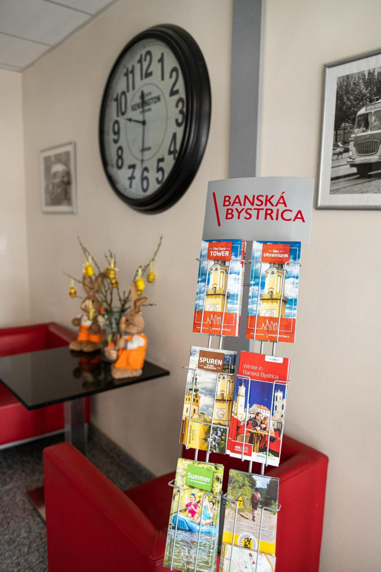 City Hotel B&B, Reception 24 7, 800M Od-From R1, Free Parking バンスカー・ビストリツァ エクステリア 写真