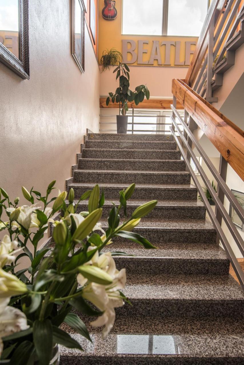 City Hotel B&B, Reception 24 7, 800M Od-From R1, Free Parking バンスカー・ビストリツァ エクステリア 写真